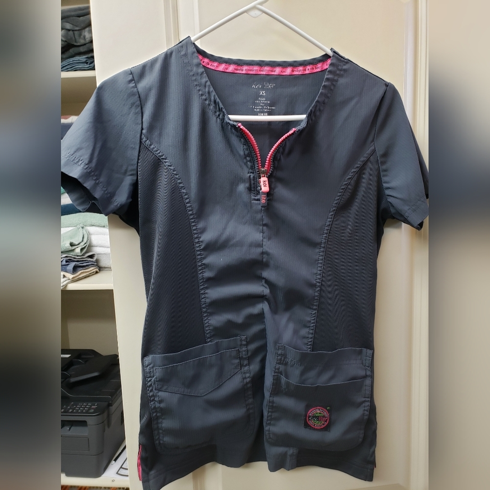 Koi Lite gray scrub set